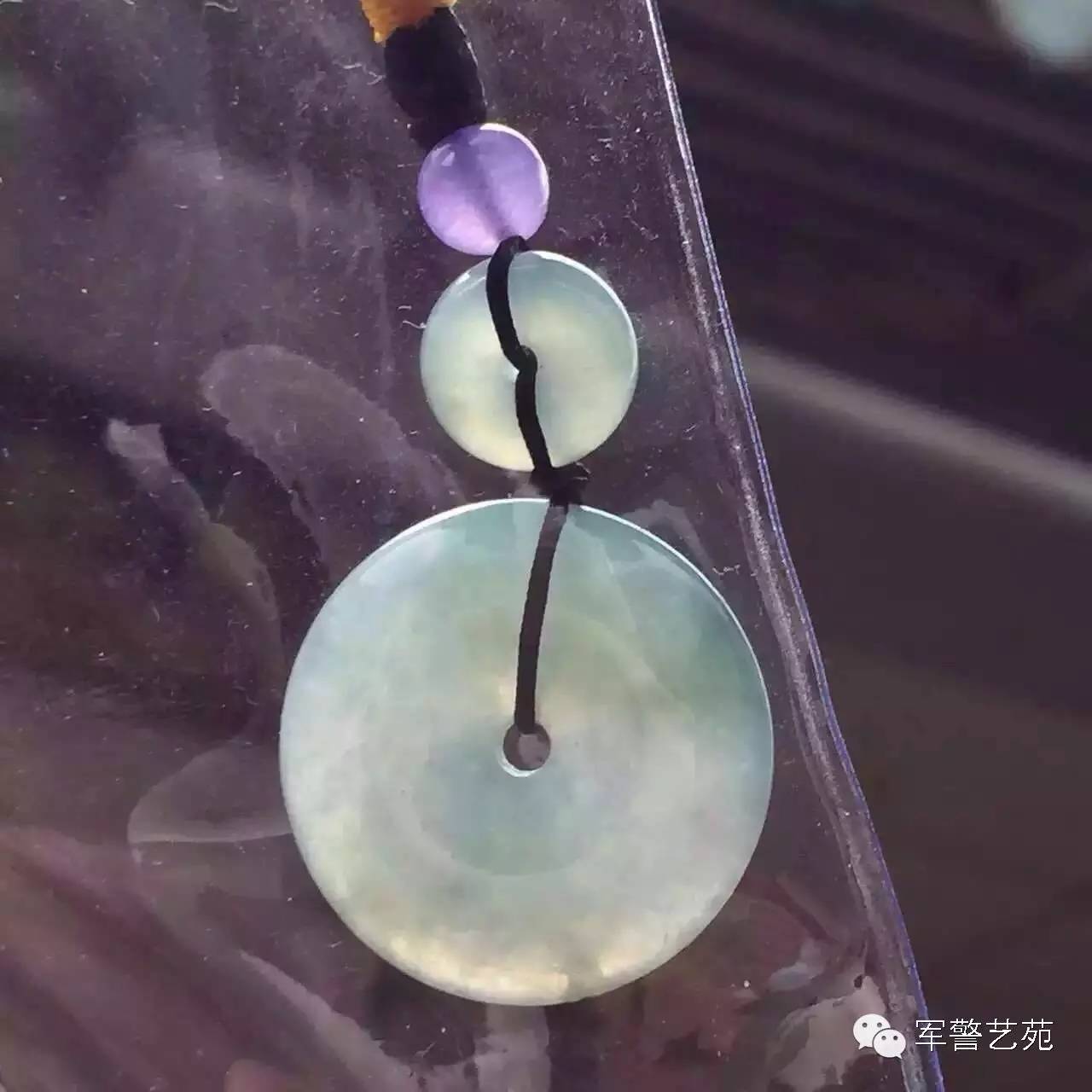 蜜蠟是帶白花好還是純黃好_白花蜜蠟和黃蜜蠟哪個好_蜜蠟黃白花是啥料