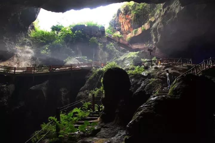 清遠市奇石市場在哪里_清遠奇石公園_清遠奇石河風景區簡介